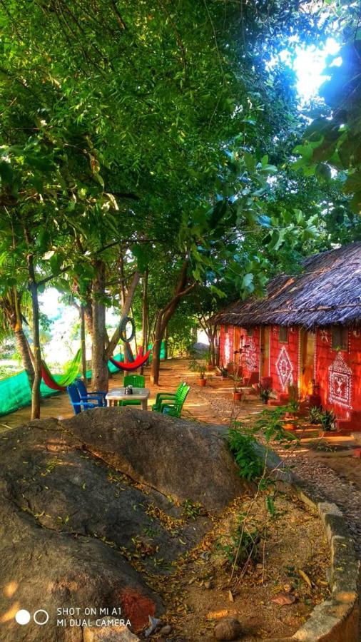 Om Shanti Om Homestay Hampi Bagian luar foto