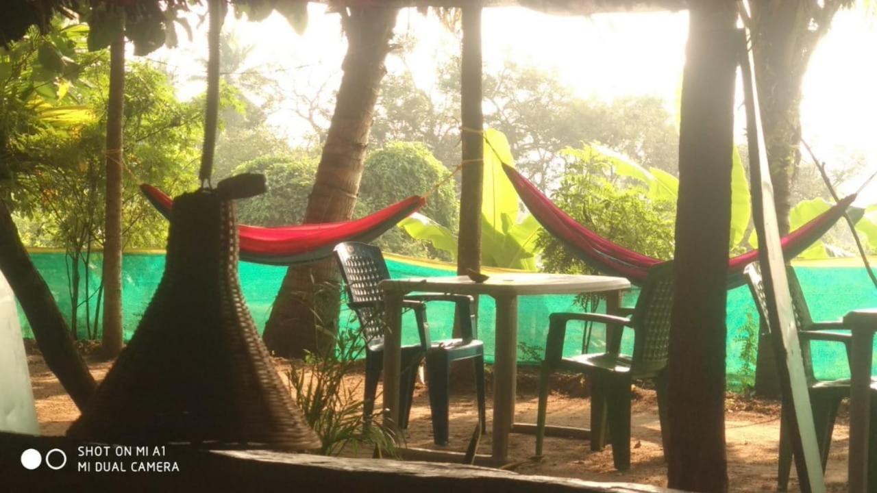 Om Shanti Om Homestay Hampi Bagian luar foto