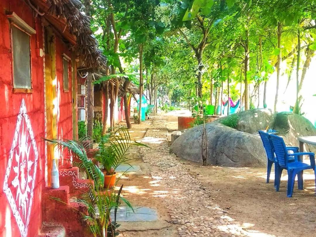 Om Shanti Om Homestay Hampi Bagian luar foto