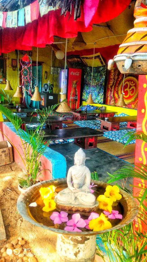 Om Shanti Om Homestay Hampi Bagian luar foto