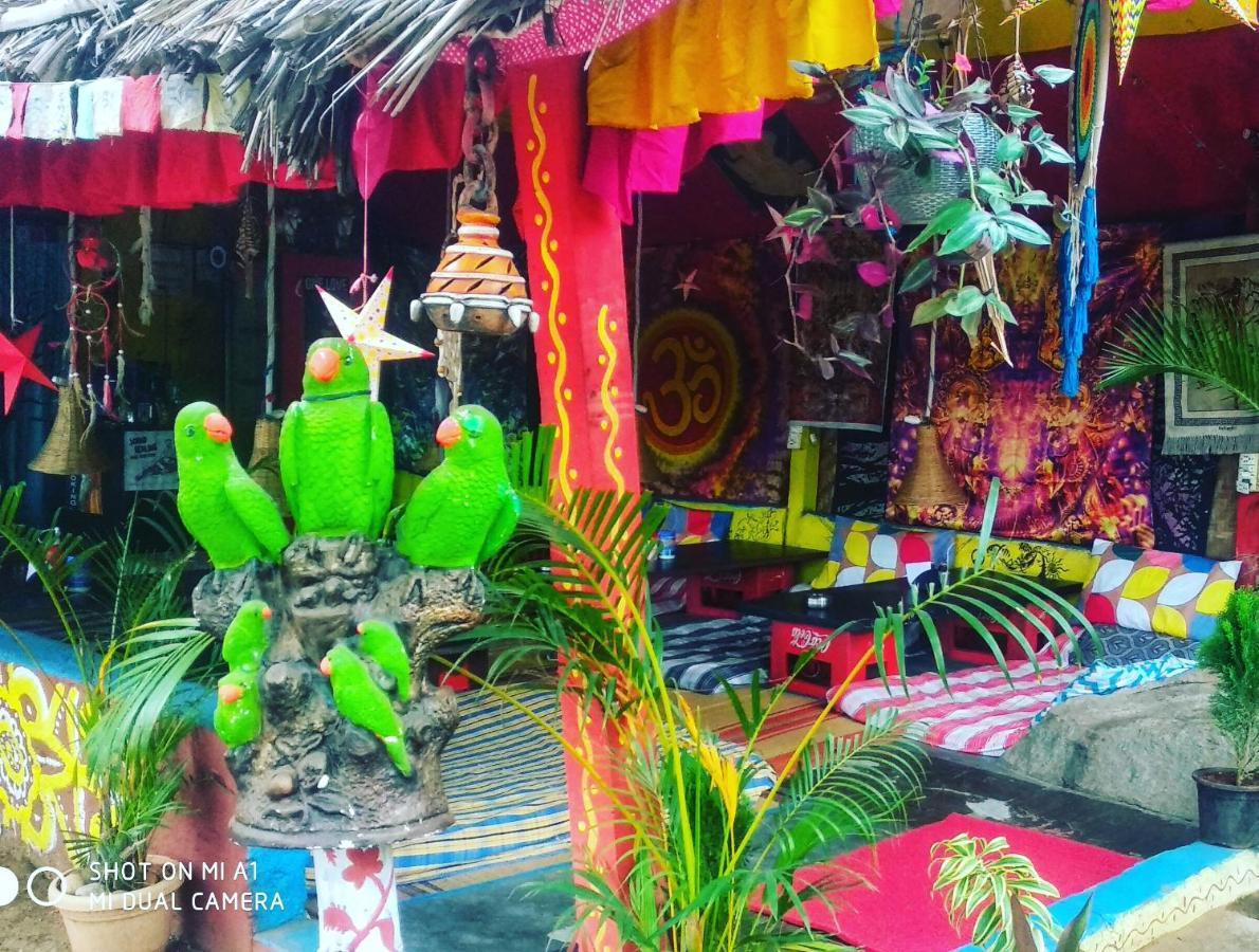 Om Shanti Om Homestay Hampi Bagian luar foto