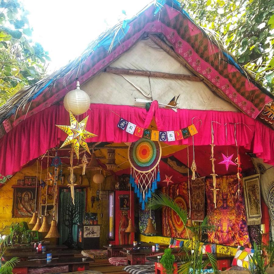 Om Shanti Om Homestay Hampi Bagian luar foto